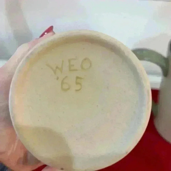 Vintage 1965 teapot, creamer, and sugar bowl signed on the signed WEO 65 - Picture 4 of 4